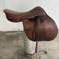 Beval Ltd Close Contact Saddle 16.5” Medium Tree – Made in England – Used