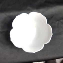 3 Vintage Large White Porcelain Lotus Flower Bowls Rice Side Dish Made in Japan