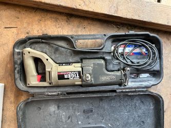 Porter Cable Tiger Saw / 9737 with Case