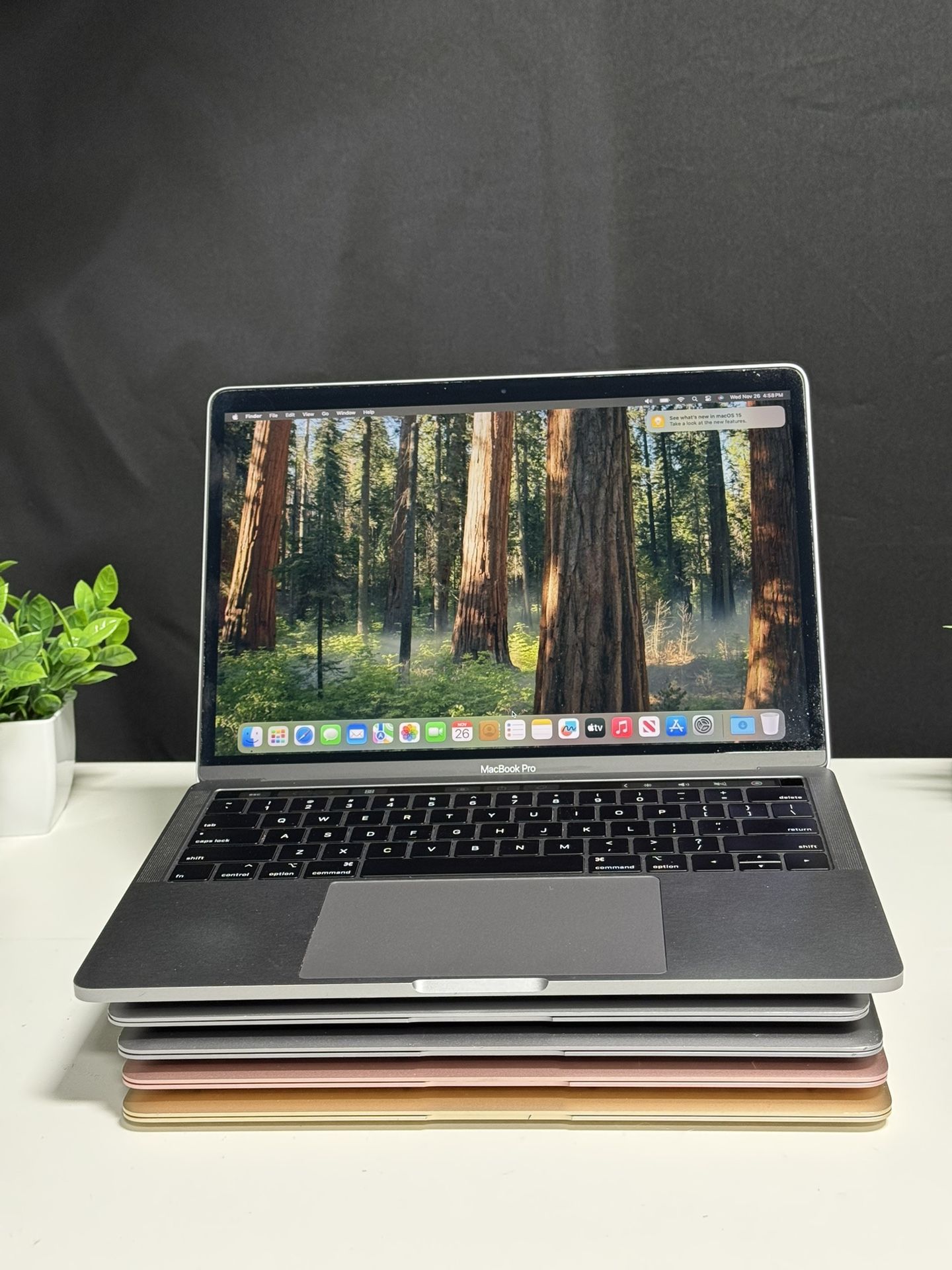 MacBook Pro 512GB 16GB Ram + Touch Bar 2018 - Perfect for Work / School 