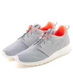  NIKE Mens Roshe One Premium Shoe (Size 8 Pure Platinum/Pure Platinum-Wolf Grey)