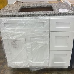 36'' Bathroom Vanity (3 Right Side Drawers)