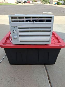 G.E. Window Air Conditioner Unit