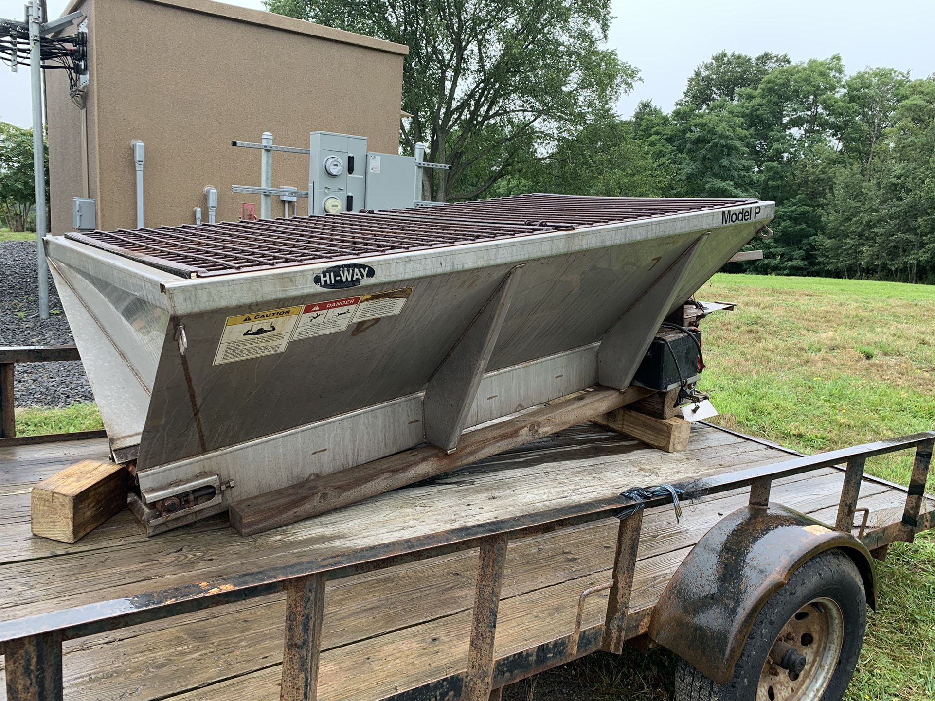 Pick Up Truck Salter Stainless Steel Body  Ready To Hook Up And Go 