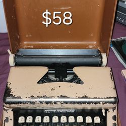 Vintage Tom Thumb Child's Typewriter Metal Toy Portable Nice brown/tan $58

Pick up in Harlingen near Walmart.
Antiques, Telephones & Flags