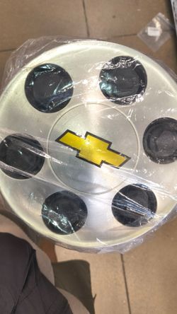 Chevy hubcap for the middle