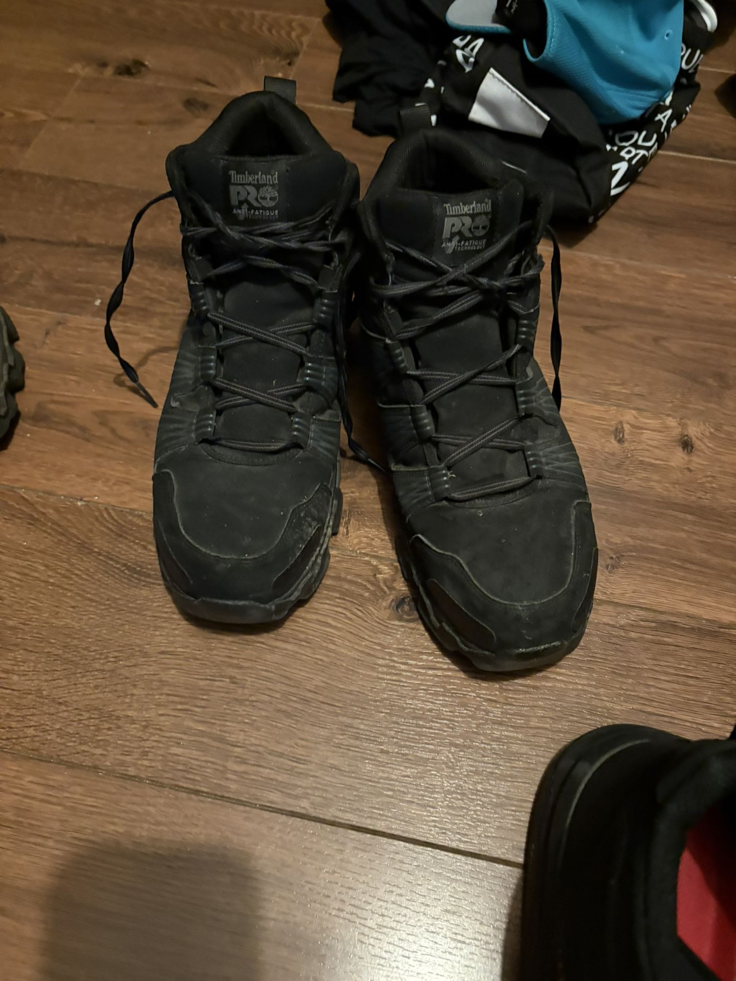 Steel toe work boots