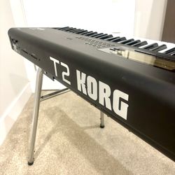 KORG T2 Digital Piano
