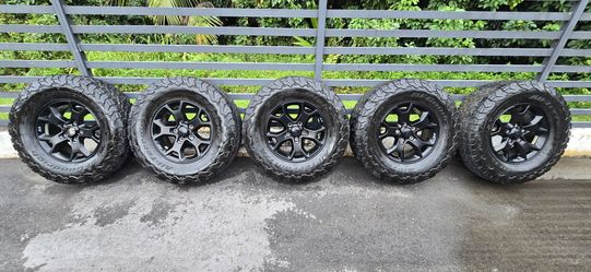 Jeep Wrangler Wheel and Tires