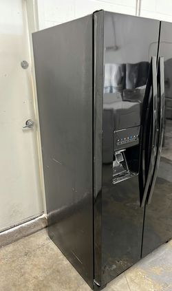 Whirlpool Side by Side Refrigerator Black IceMaker