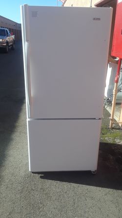 Refrigerador MARCA Kenmore medidas 30 fe ancho 62 de alto 3 meses de Garantía Delivery