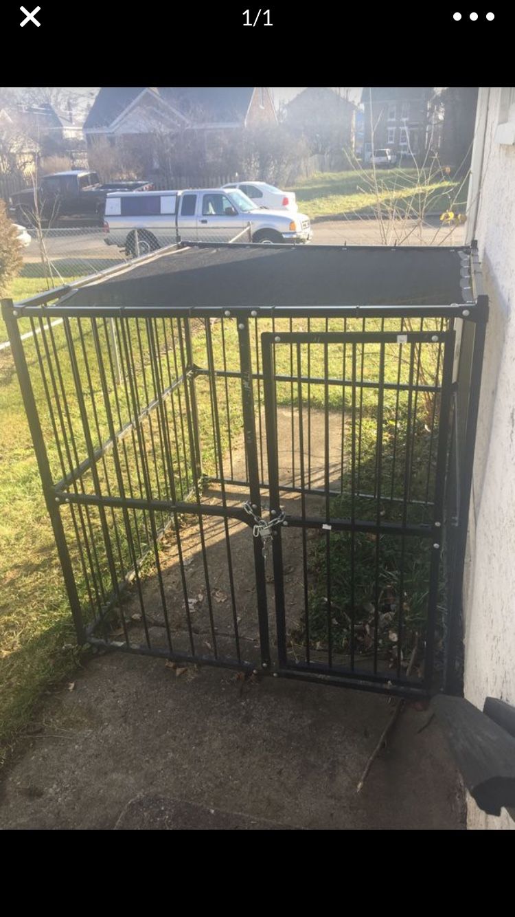 Outdoor dog kennel