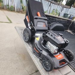  ECHO
21 in. 190 cc Briggs and Stratton Gas 3-in-1 Dual Blade RWD Self-Propelled Lawn Mower with Single Lever Deck Adjustment Solo Se Provo 