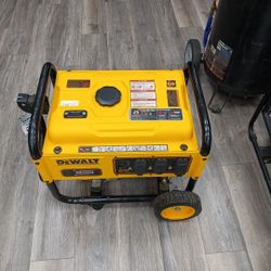 DEWALT 4000 WATT GAS POWERED GENERATOR 