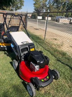 TORO 21 SELF-PROPELLED lawnmower machine with a BRIGGS&STRATTON 163cc engine