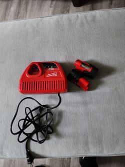 Milwaukee M12 Charge And 2 Battery 