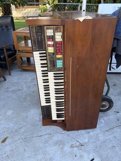 Piano Thomas