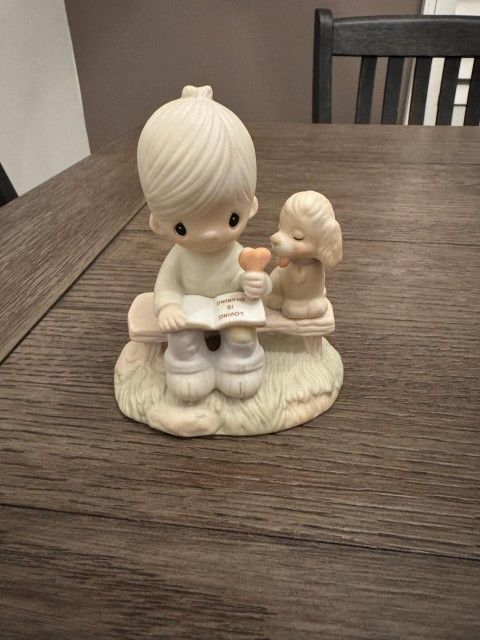 Precious Moments figurine 9.00