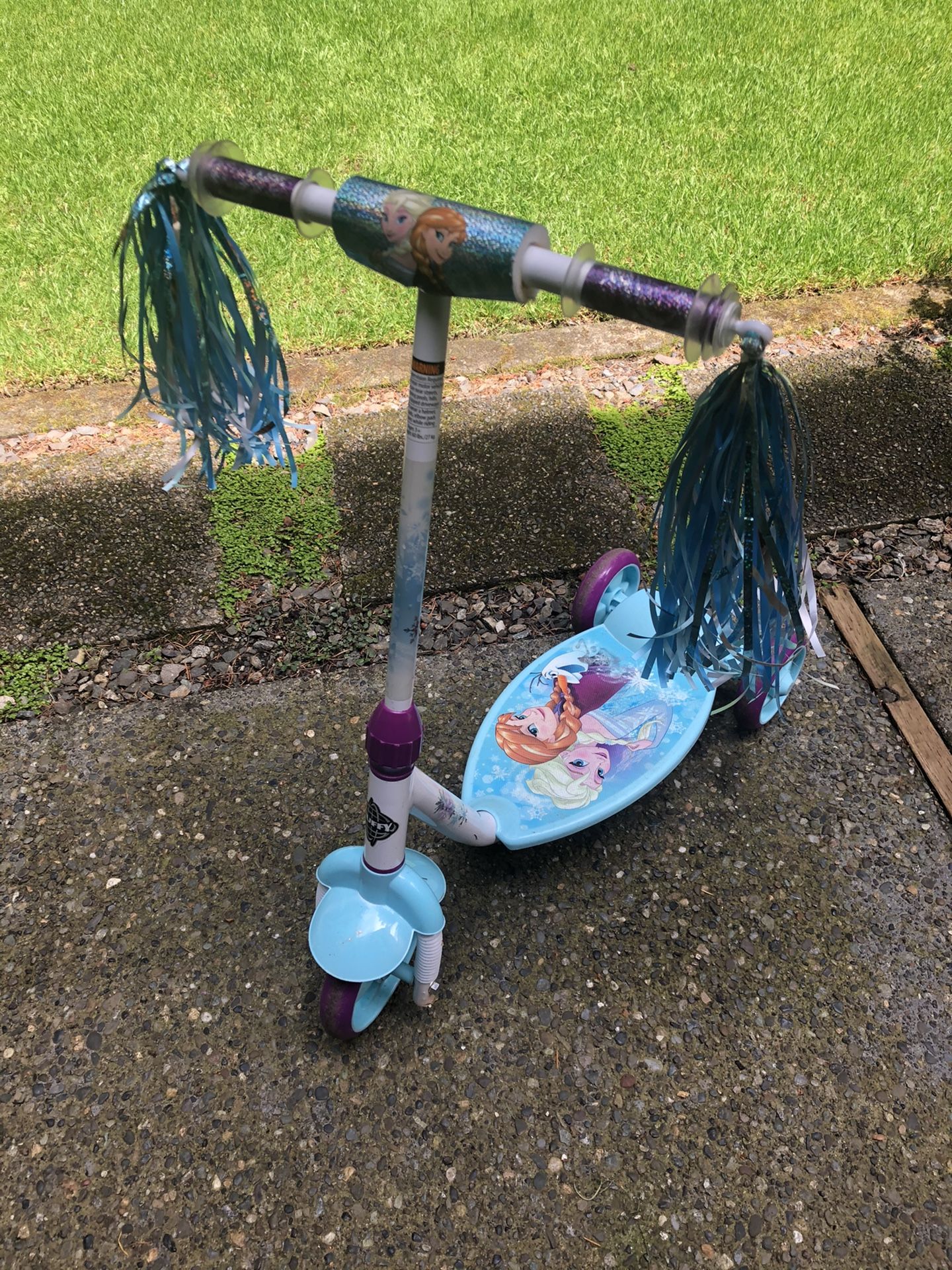 Kids Frozen Scooter