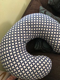 Feeding pillow