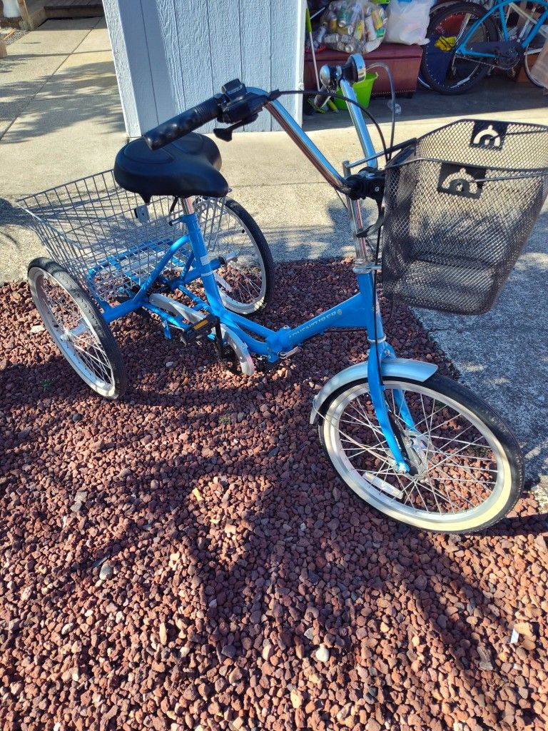 TRICYCLE " NICE " 2 BASCKETS VERY HANDY