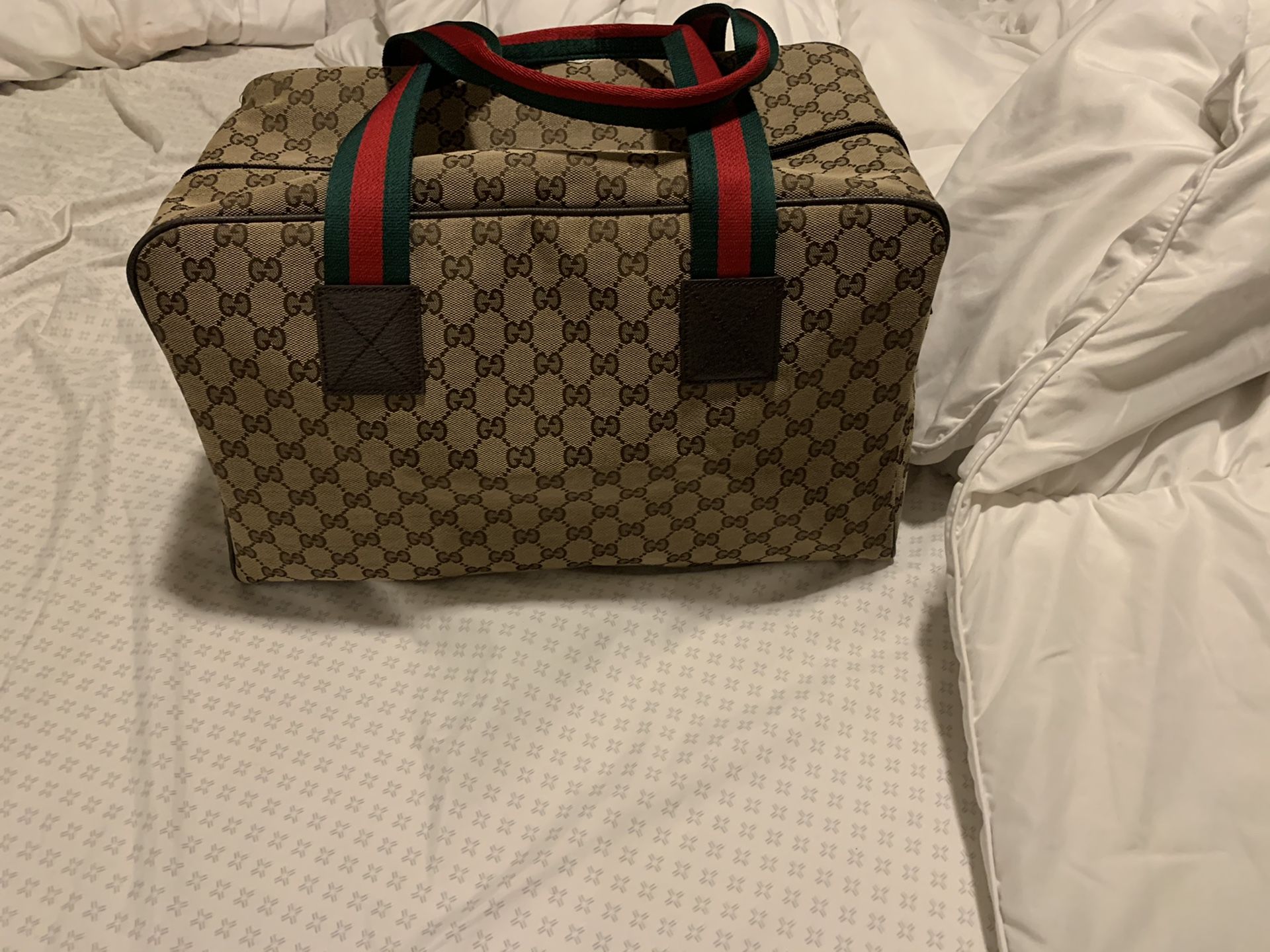 Gucci duffle bag unisex