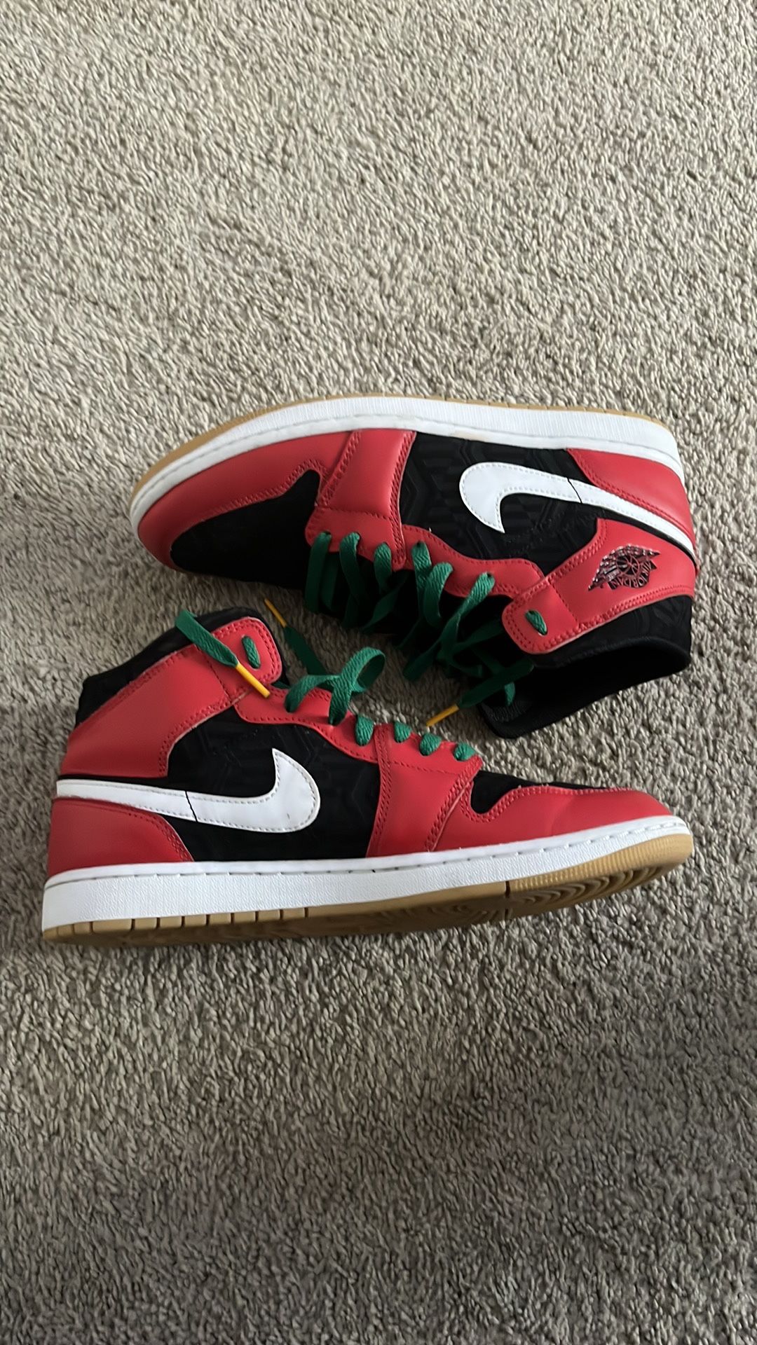 Air Jordan 1 Mid SE