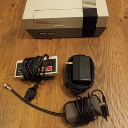 Original Nintendo NES Game Console 