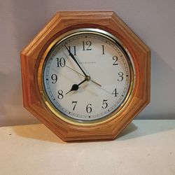 Ingraham wall clock works great