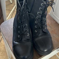 Women’s Vinyl Size 9 Boots