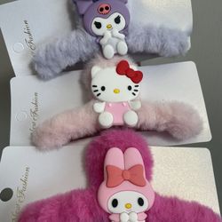 Large plush, hello Kitty hair clips
