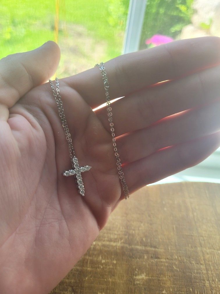 2.5mm 0.06 Carat Moissanite Cross Necklace