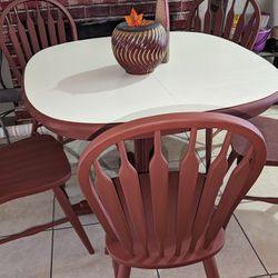 Dinning Table / 5 Chairs