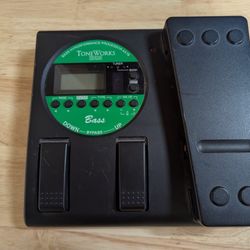  Korg ToneWorks AX1B Bass Effects Processor
