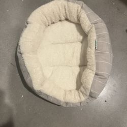 Fuzzy Cat Bed