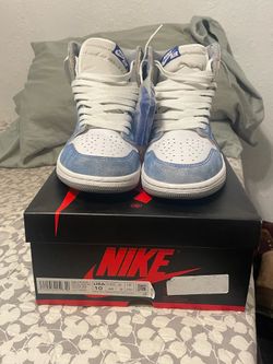 Jordan 1 hyper royal