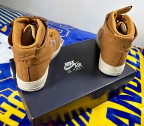 Nike Air Force 1 , High '07  Premium Sneakers feature a rugged Wheat suede upper complemented by distinct two tone laces SIZE 9 MEN