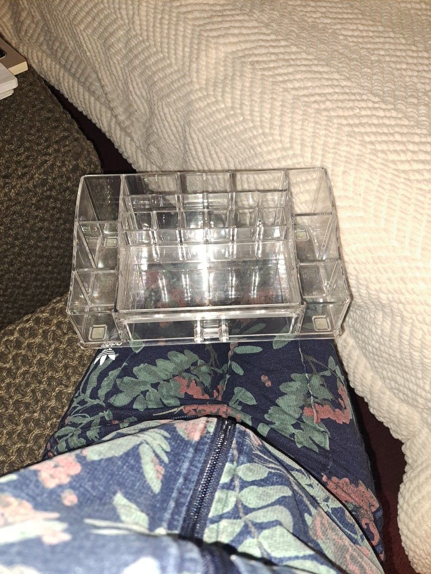 Clear Cosmetic Organizer 