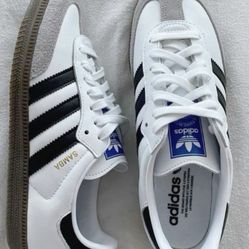 BRAND NEW SAMBAS SIZE 7