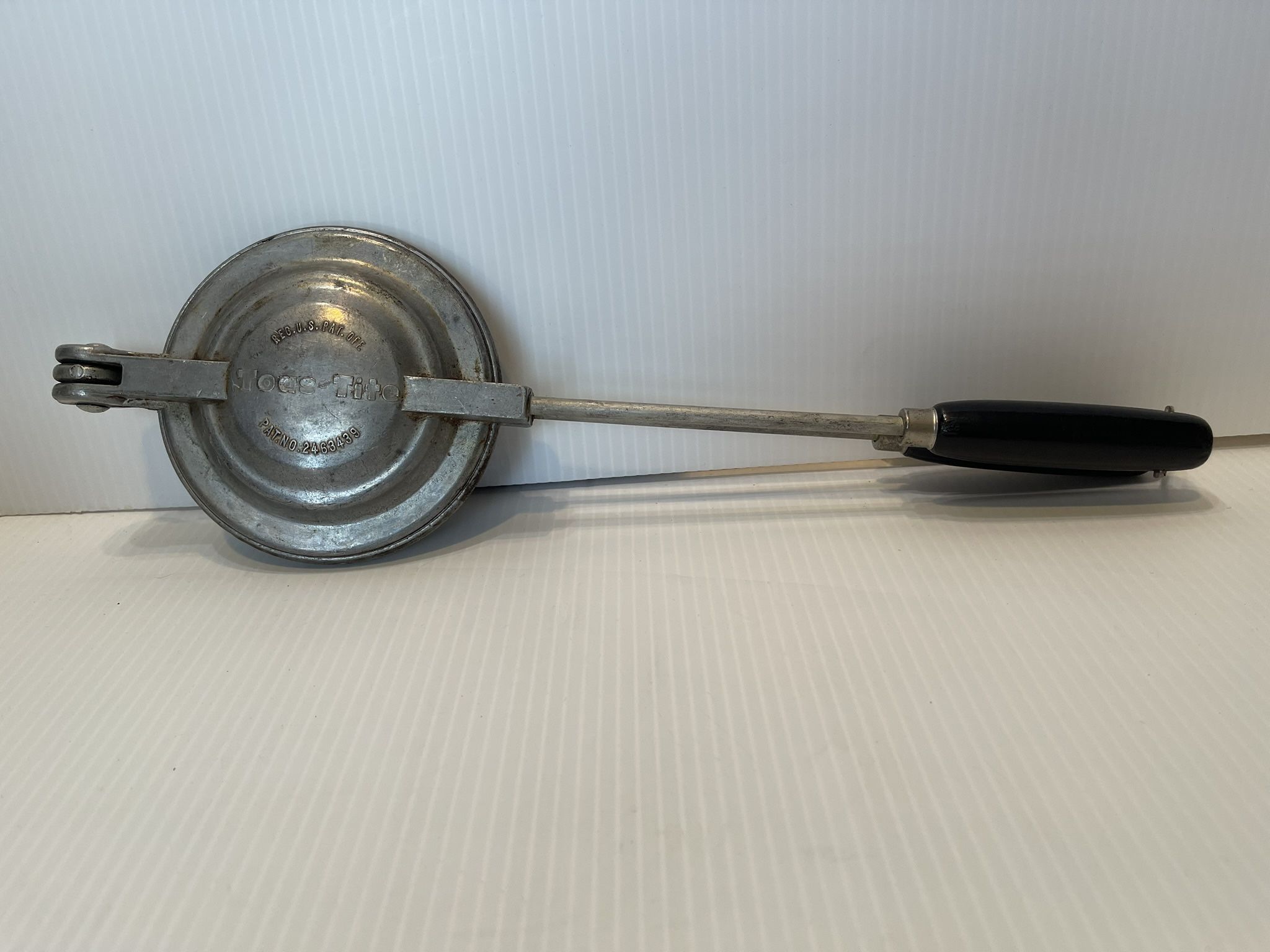 Vintage 1950's Toas-Tite Sandwich Maker Round Sandwiches
