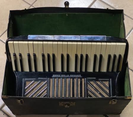 Vintage Victor Karpek 120 Bass Accordion
