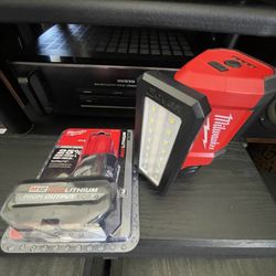 M12 Rover Light & Batteries 