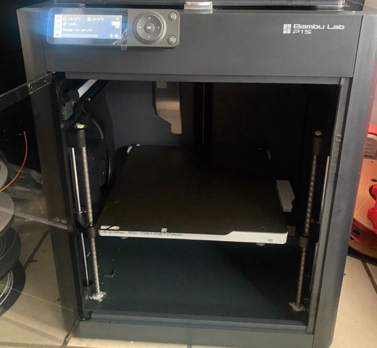 P1s Printer With 4 Rolls Of Filament