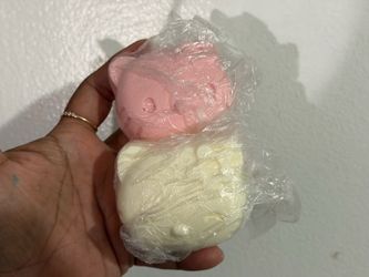 Hello kitty bun squishy
