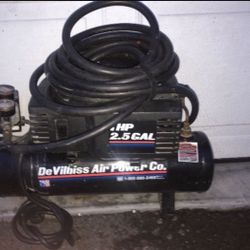  125 Psi 2.5 Gallon Air Compriiessor Devillbiss  Power Co. Works Perfect  50$ Obo 