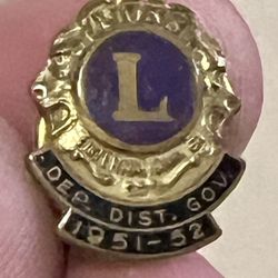 Vintage Lions Club Lapel Pin – 1951–1952 Appointed District Governor – Gold Tone