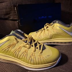 Nike Air Max LeBron X Low "Sonic Yellow"