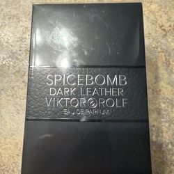 Spicebomb Dark Leather Cologne