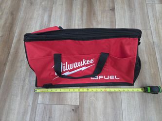 NEW Milwaukee M18 Fuel 22" XL Tool Bag With Pockets
