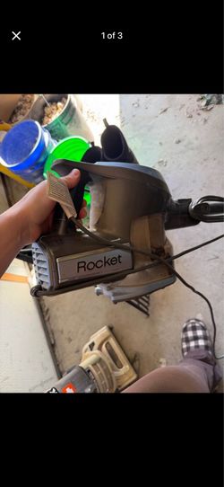 Rocket vacuum that works great